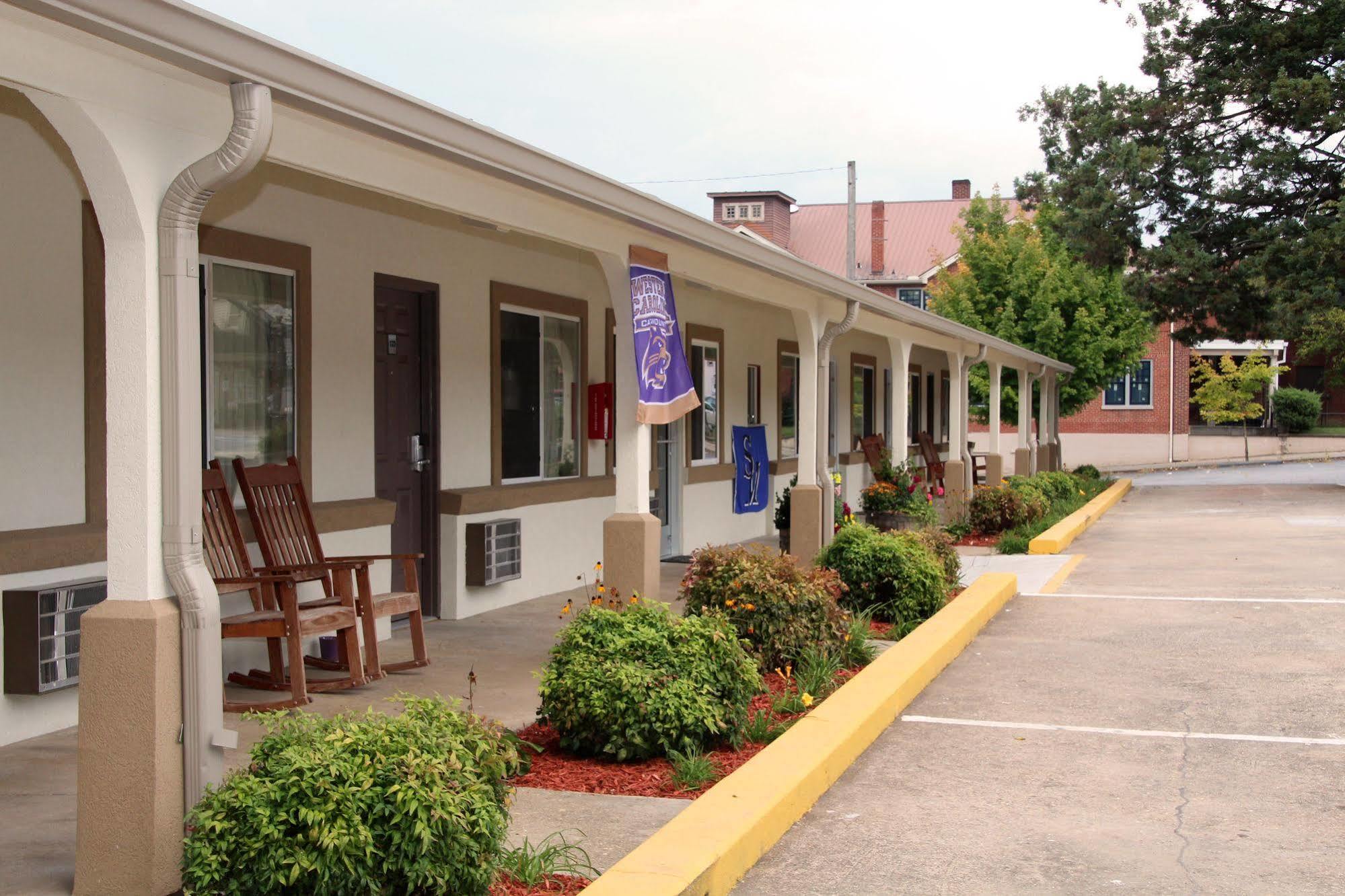 Blue Ridge Inn Sylva Exterior photo